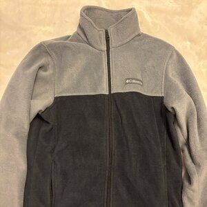 Columbia Men's Fuzzy Sweater Size Small (Grey)